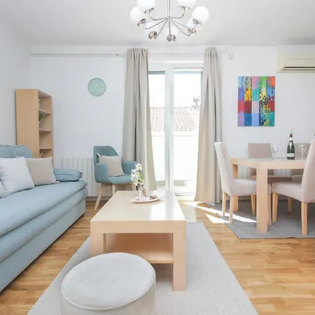 Castello-old Town Daire